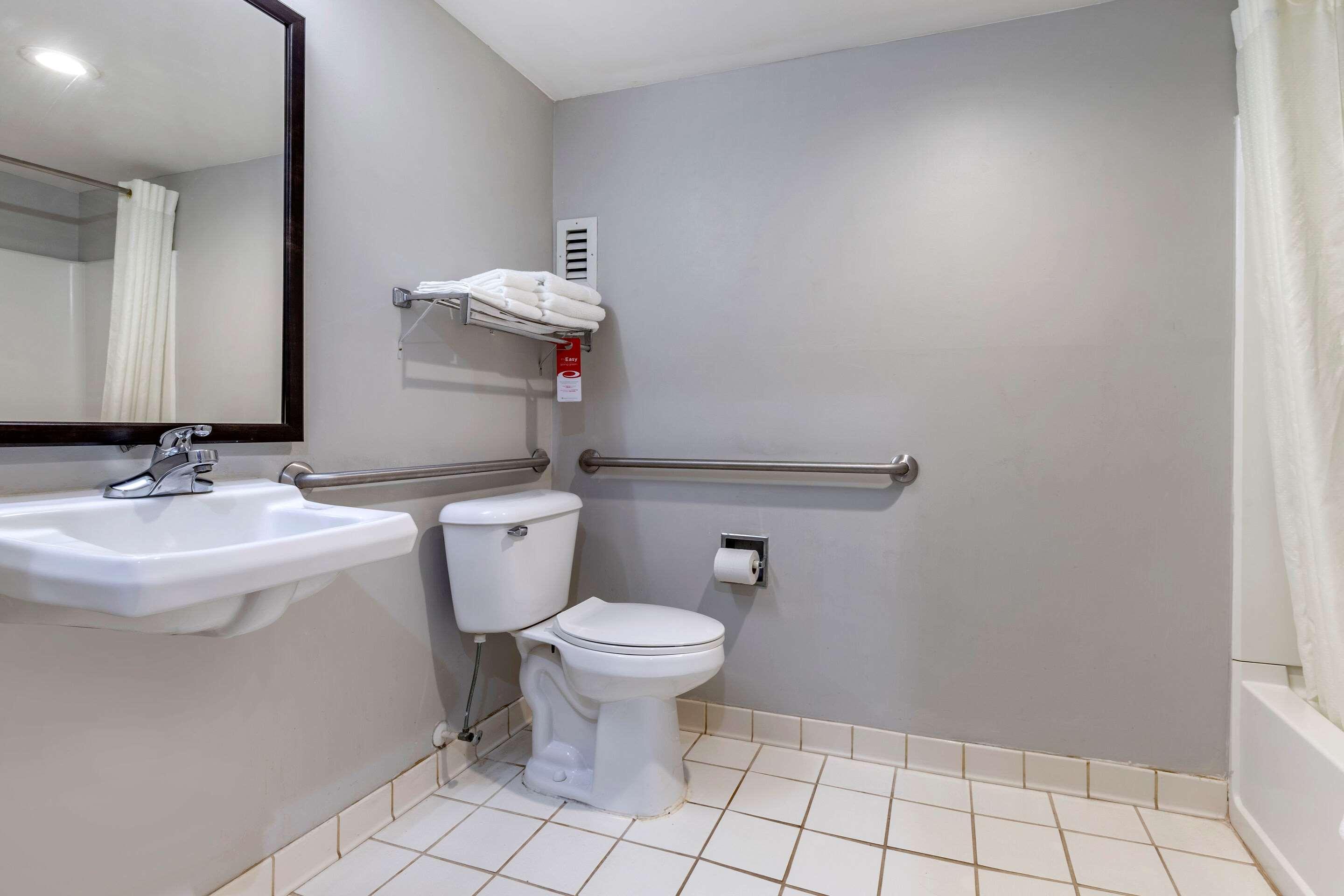 St. Stephen Econo Lodge מראה חיצוני תמונה