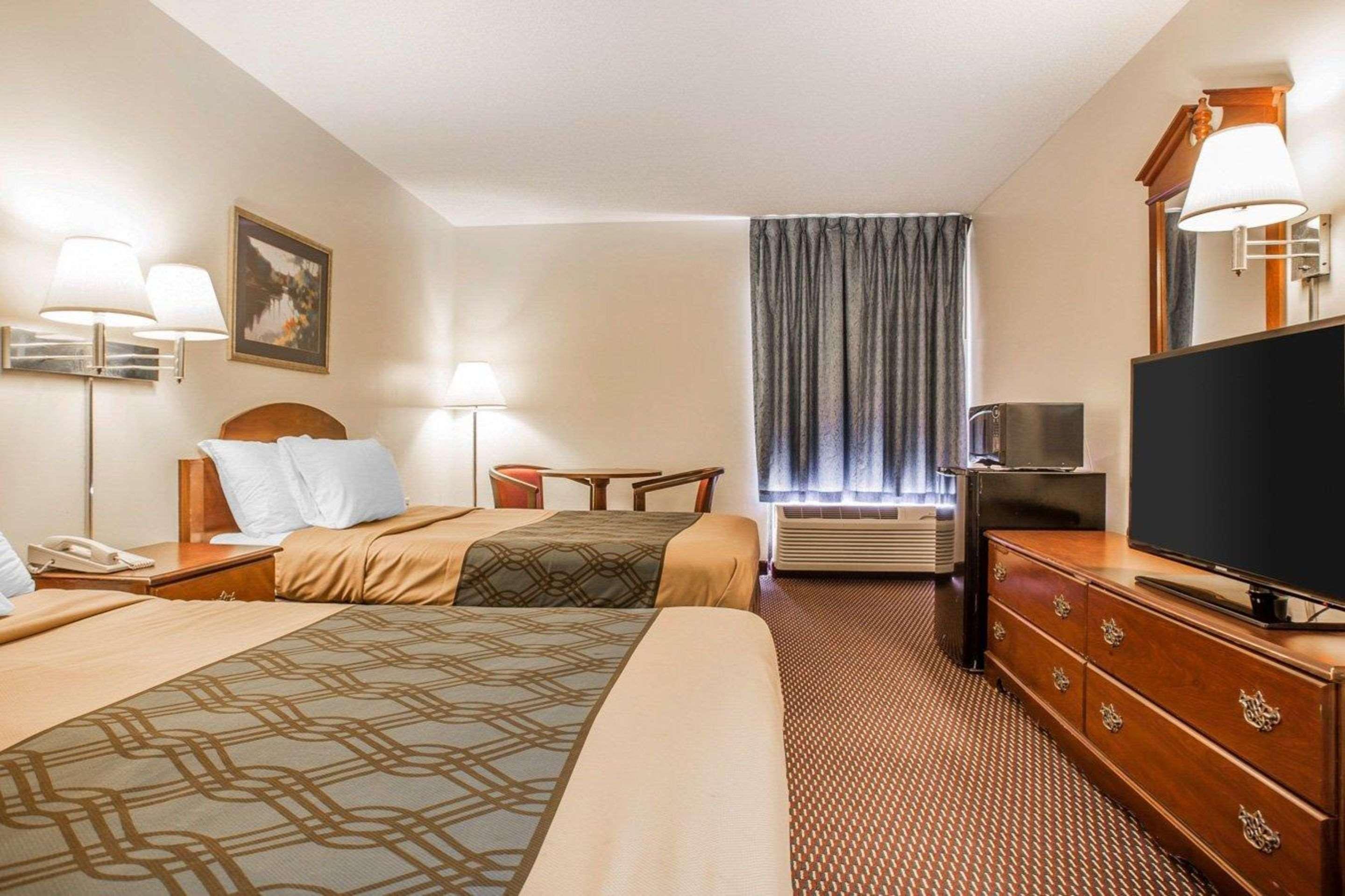 St. Stephen Econo Lodge מראה חיצוני תמונה