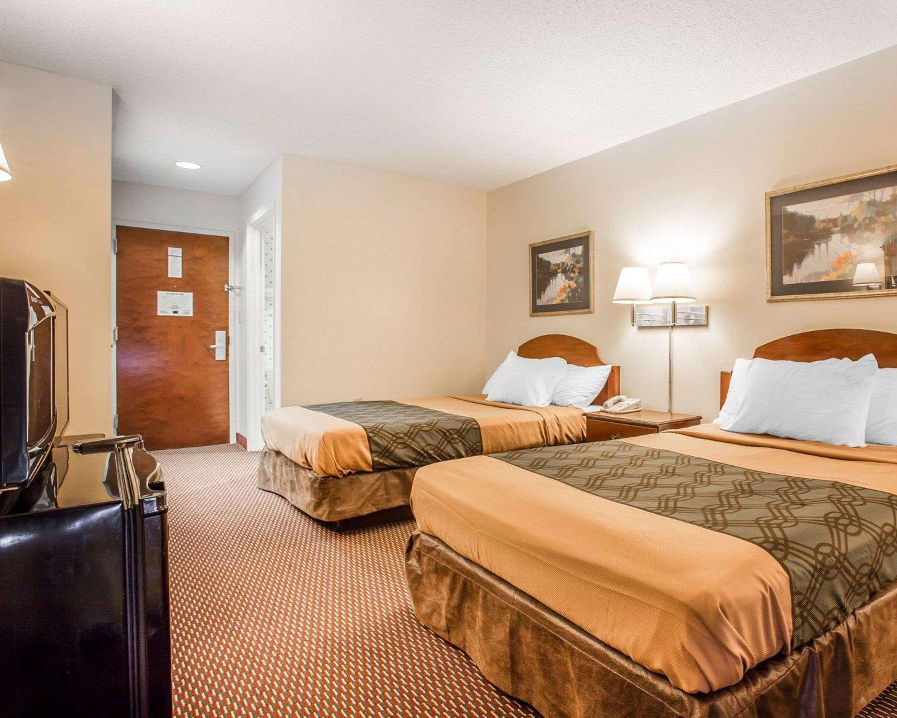 St. Stephen Econo Lodge מראה חיצוני תמונה