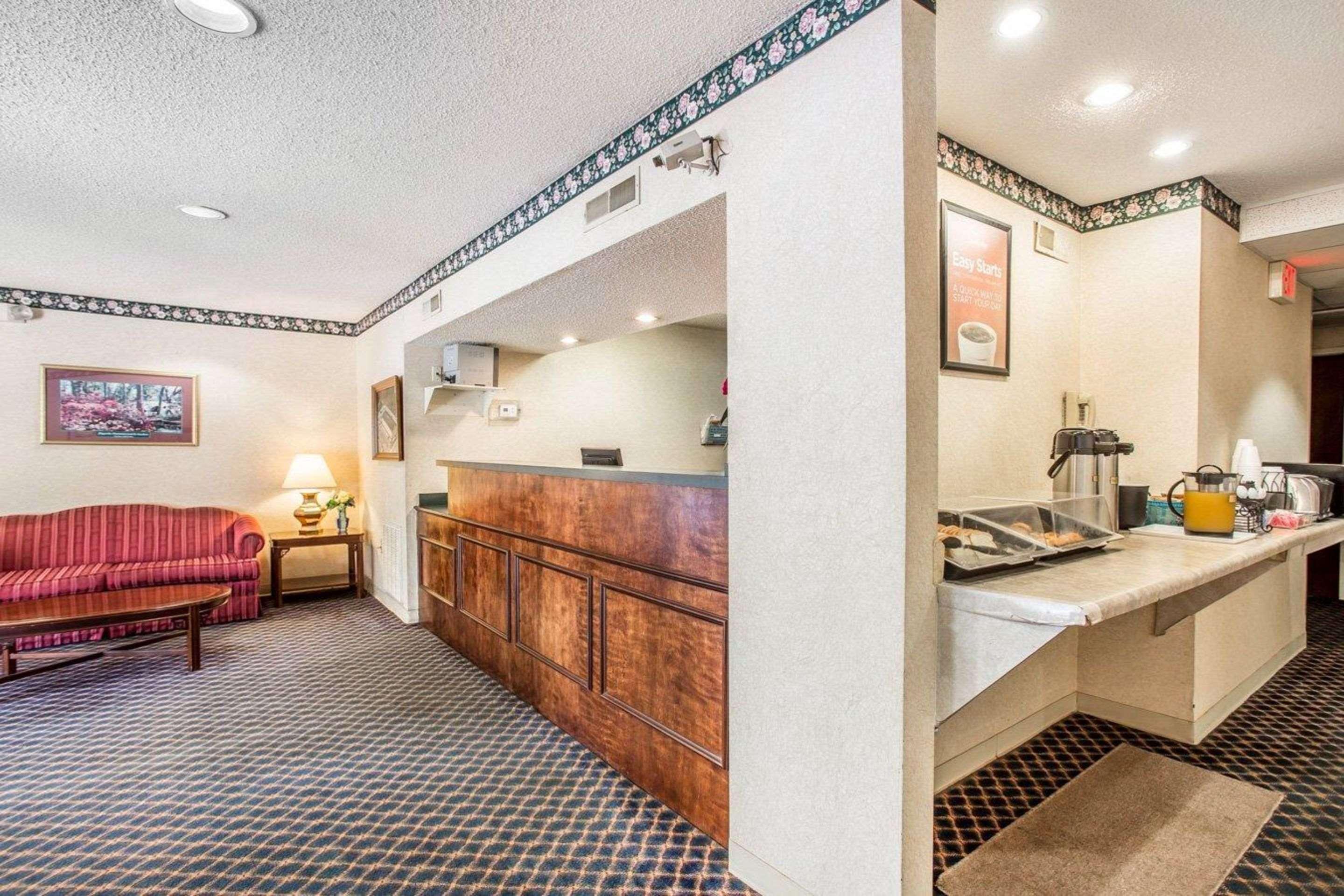 St. Stephen Econo Lodge מראה חיצוני תמונה
