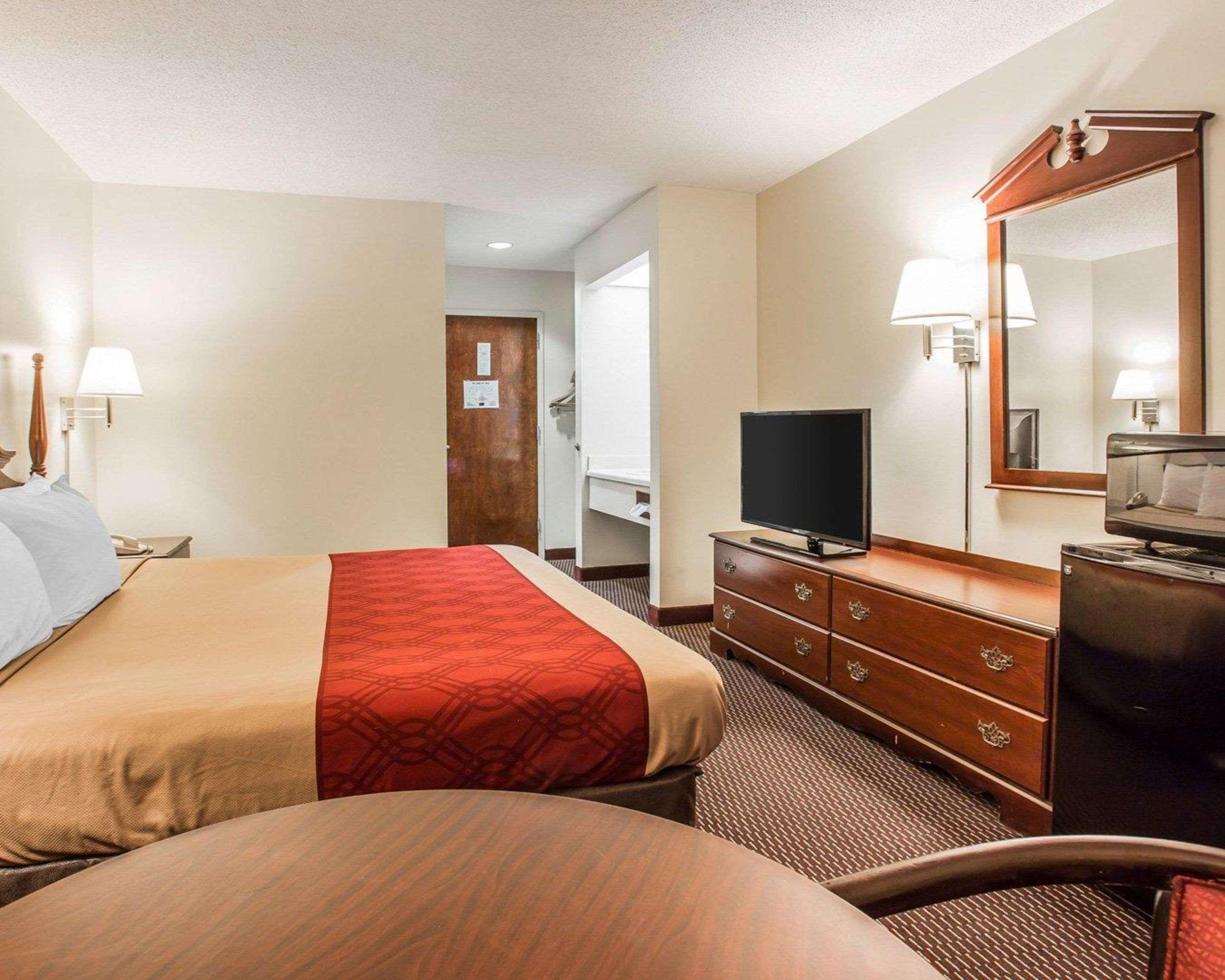 St. Stephen Econo Lodge מראה חיצוני תמונה