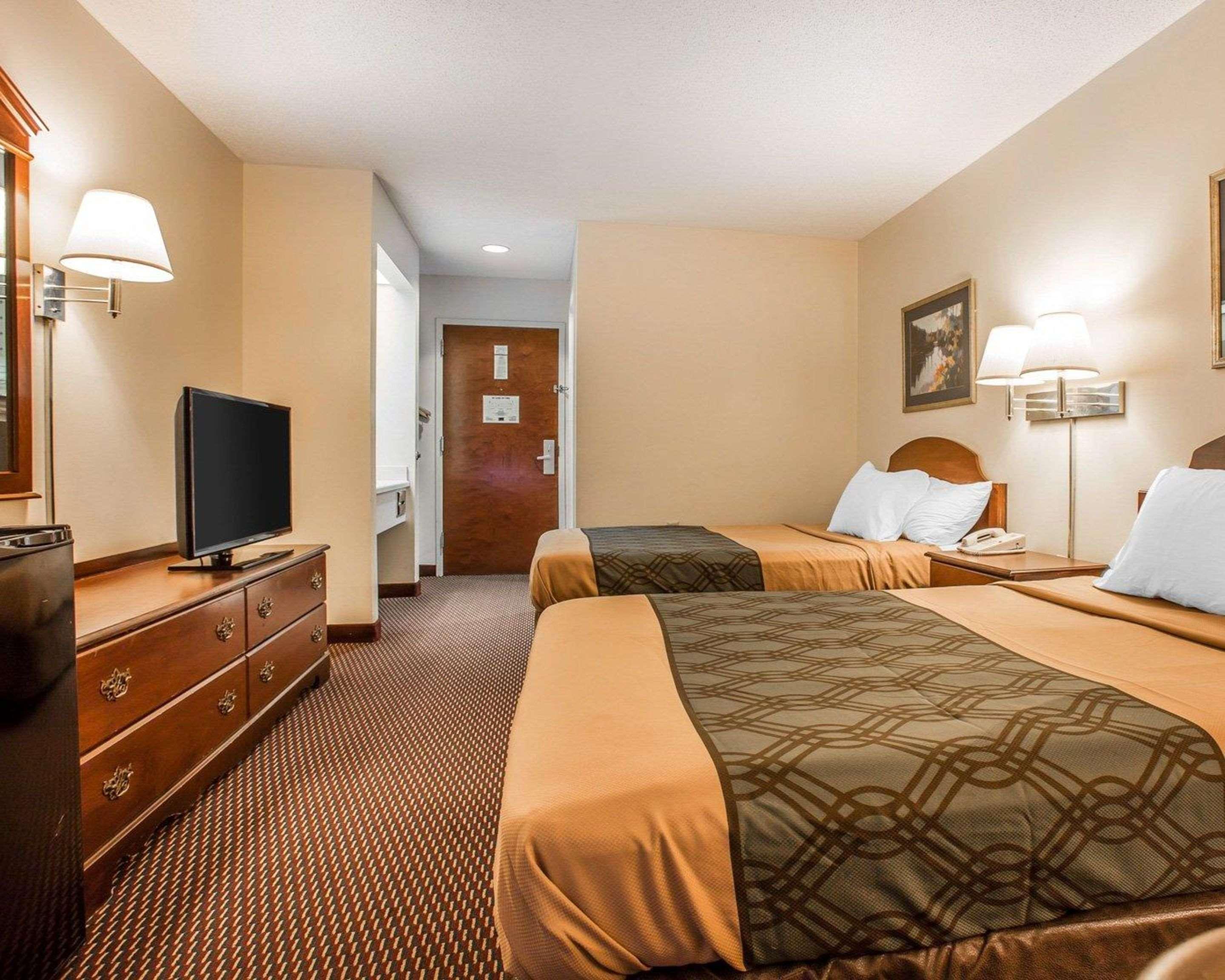St. Stephen Econo Lodge מראה חיצוני תמונה